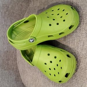 CROCS (Unisex) Classic Green Clogs